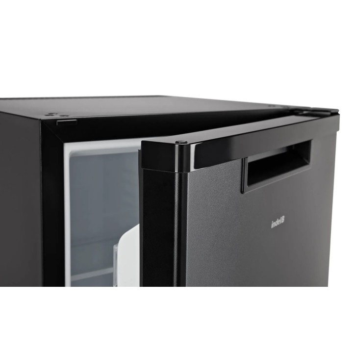 Breeze T30 – minibar de hotel Indel B